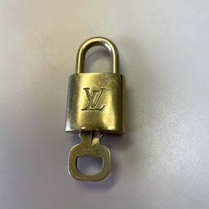 AUTHENTIC Louis Vuitton Gold Key & Lock 336